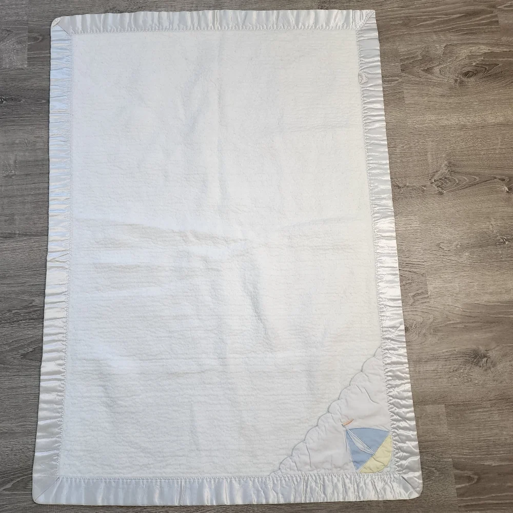 VINTAGE QUILTEX Sailboat Satin Trim Edge White Fleece Baby Blanket